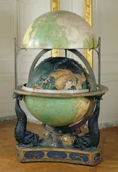 Terrestrische en hemelse globe besteld door Lodewijk XVI voor de instructie van de Dauphin, 1786